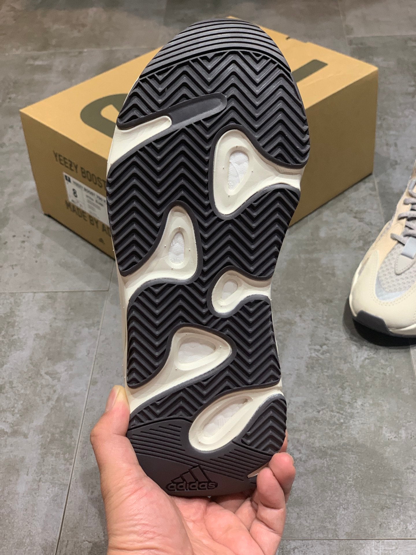 adidas YEEZY zapatillas Yeezy Boost 700 "Magnet"