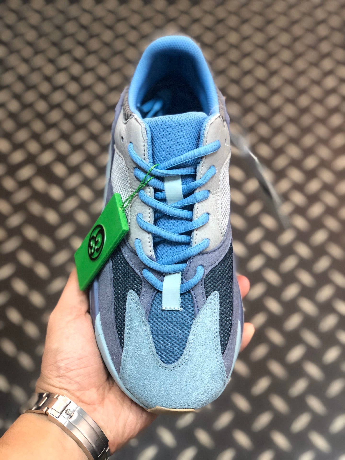Adidas YEEZY Yeezy Boost 700 "Magnet" -kengät