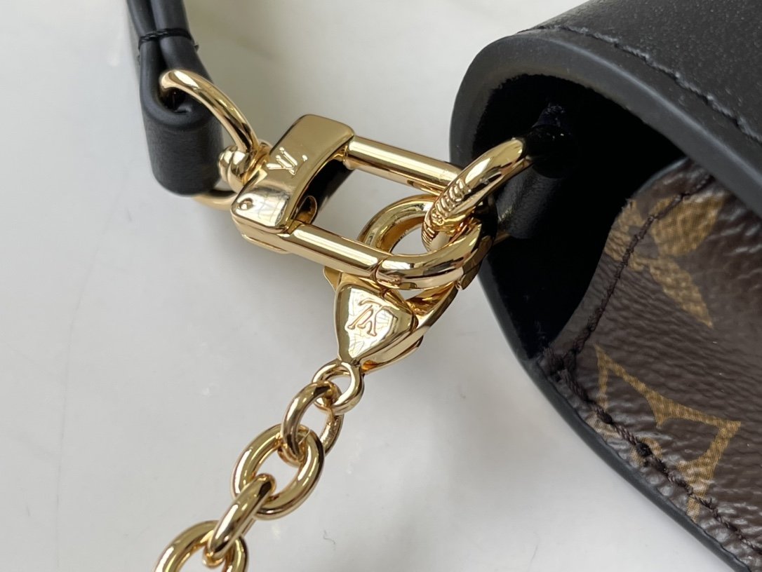 PADLOCK ON STRAP BB Louis Vuitton BAG