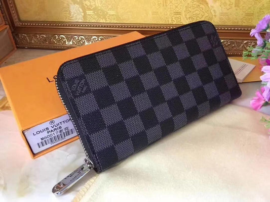 Louis Vuittonin vetoketjullinen lompakko