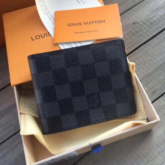 USEITA Louis Vuitton -lompakkoa