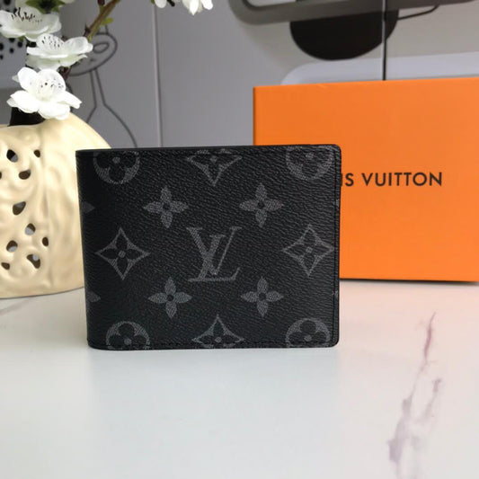 USEITA Louis Vuitton -lompakkoa