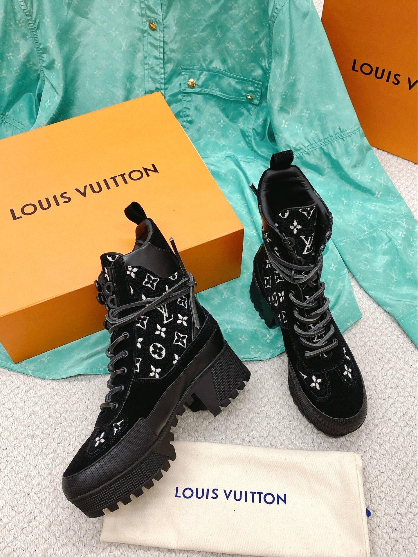Louis Vuitton Laureate Desert Boot – KJ VIPS