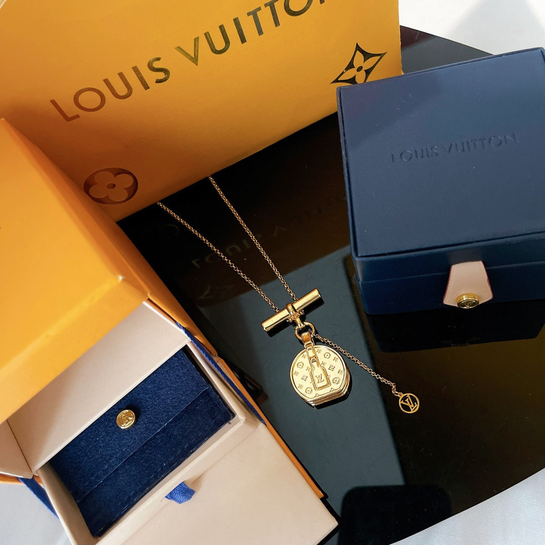 LV Tribute Louis Vuitton -kaulakoru – KJ VIPS