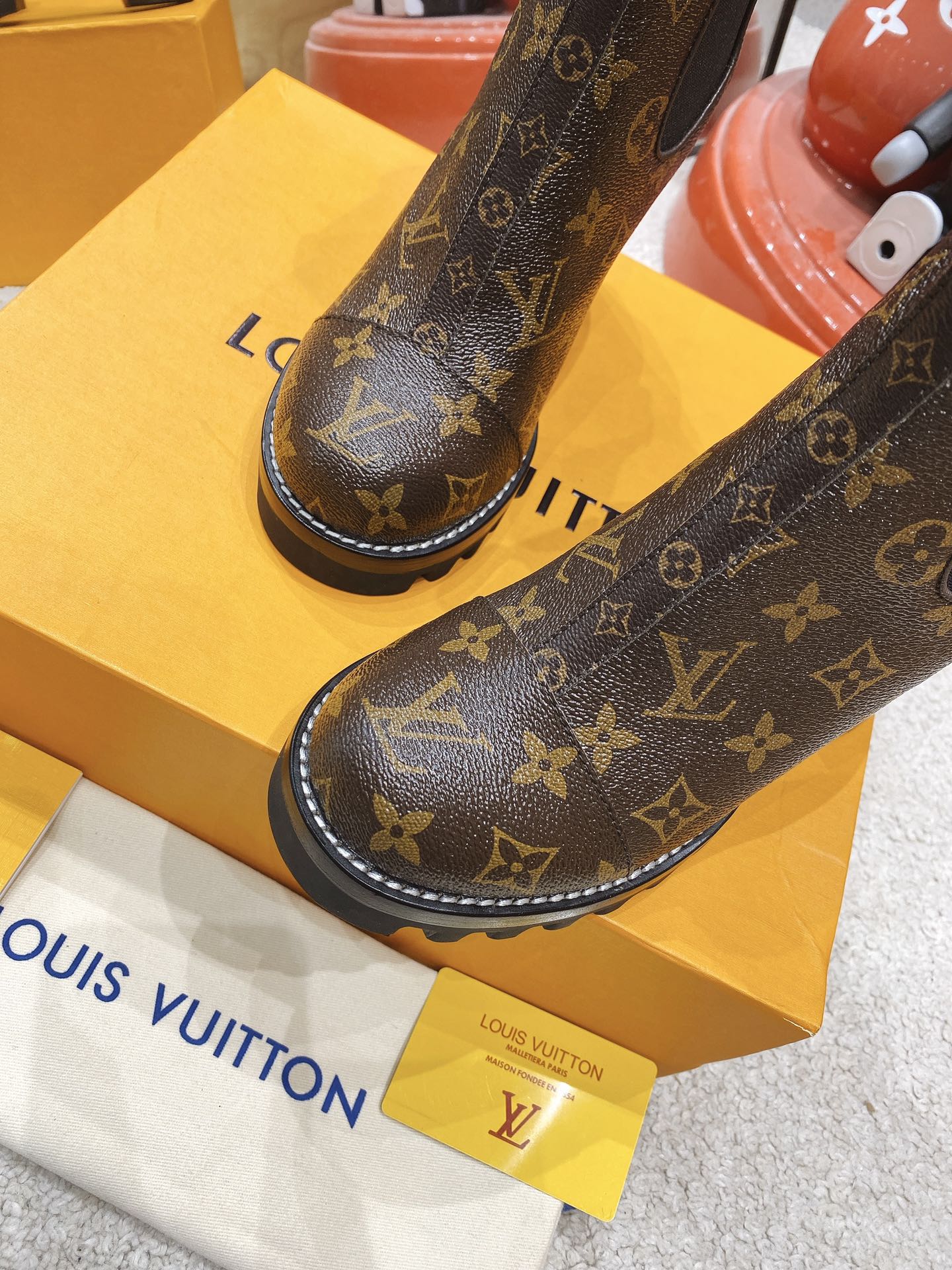 LV BEAUBOURG AND ANKLE BOOTS - KJ VIPS