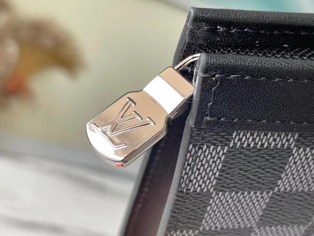POCHETTE VOYAGE MM kahvallinen lompakko Louis Vuitton