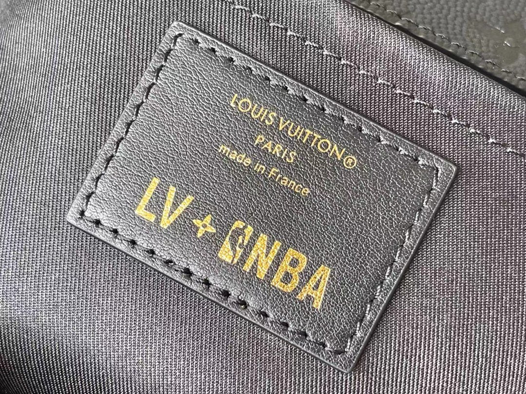 LVXNBA DOPP KIT LAUKKU Louis Vuitton