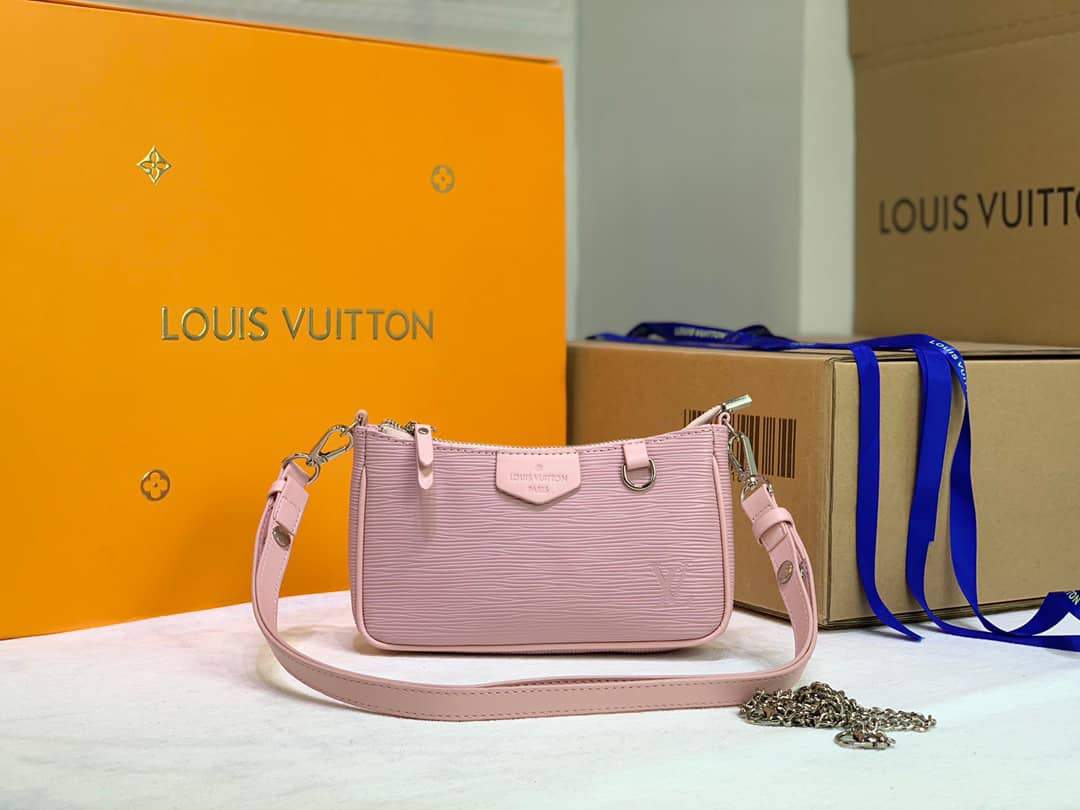 BOLSO EASY POUCH ON STRAP Louis Vuitton