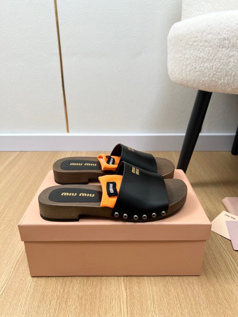 Zuecos de piel Miu Miu