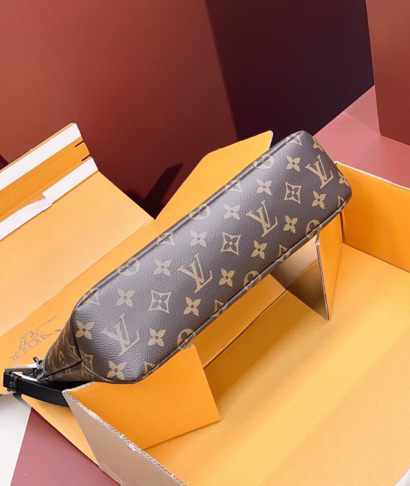 Cartera de mano Pochette Voyage Souple Louis Vuitton - Imagen 2