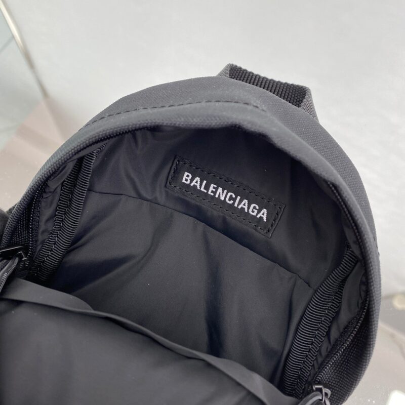 MINIMOCHILA OVERSIZED BALENCIAGA - Imagen 9