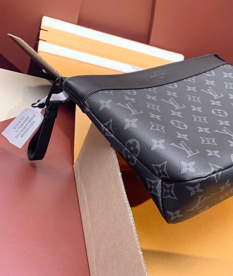 Cartera de mano Pochette Voyage Souple Louis Vuitton - Imagen 6