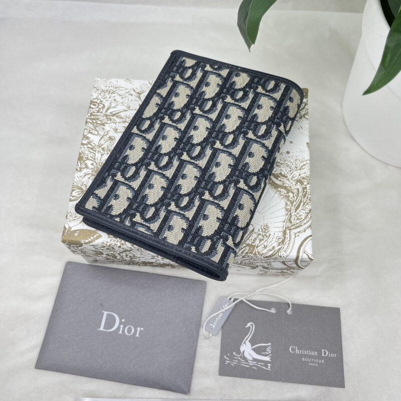 Portapasaporte 30 Montaigne Dior - Imagen 3