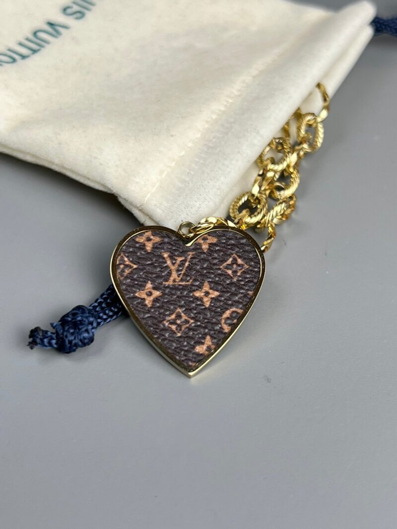 Collar LV Heart Louis Vuitton - Imagen 4