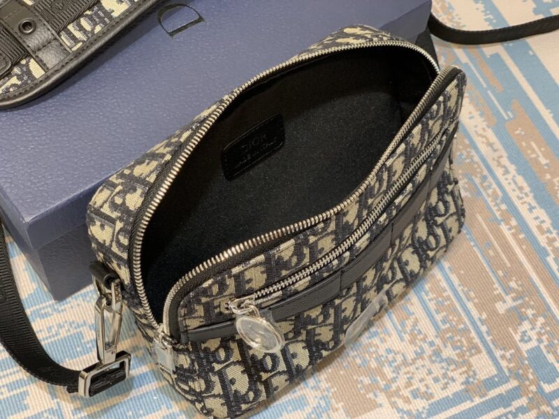 BOLSO MESSENGER SAFARI DIOR - KJ PLUS