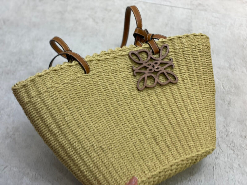 Bolso Shell Basket pequeño en hierba de elefante y piel LOEWE - Imagen 3