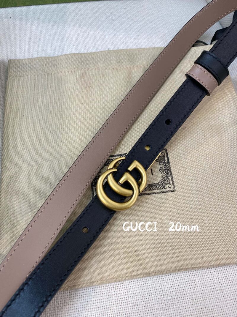 Cinturón GG Marmont estrecho reversible GUCCI