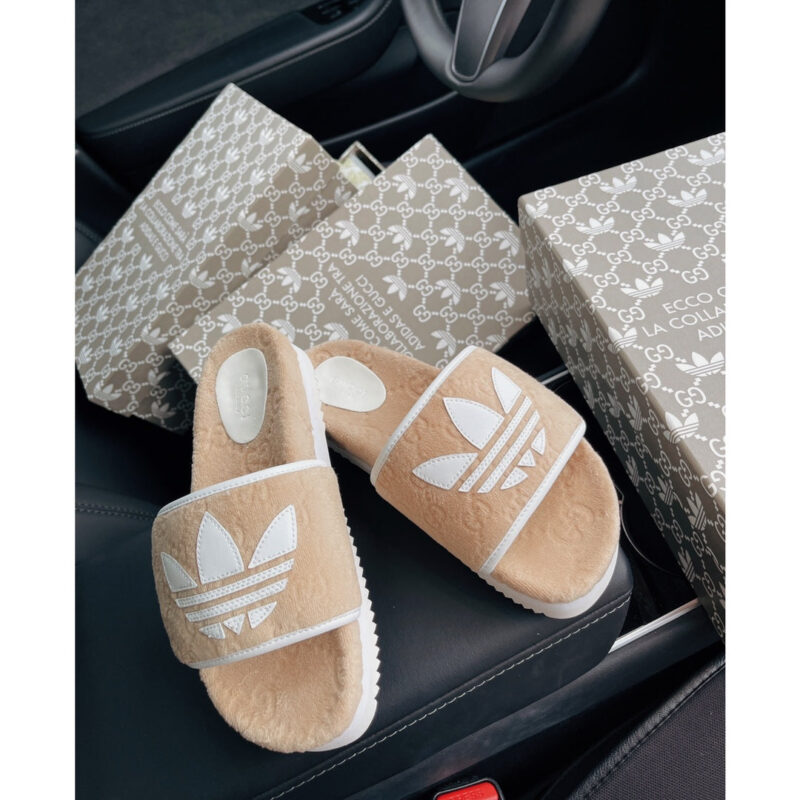 Sandalia con plataforma adidas x Gucci con GG - Imagen 2