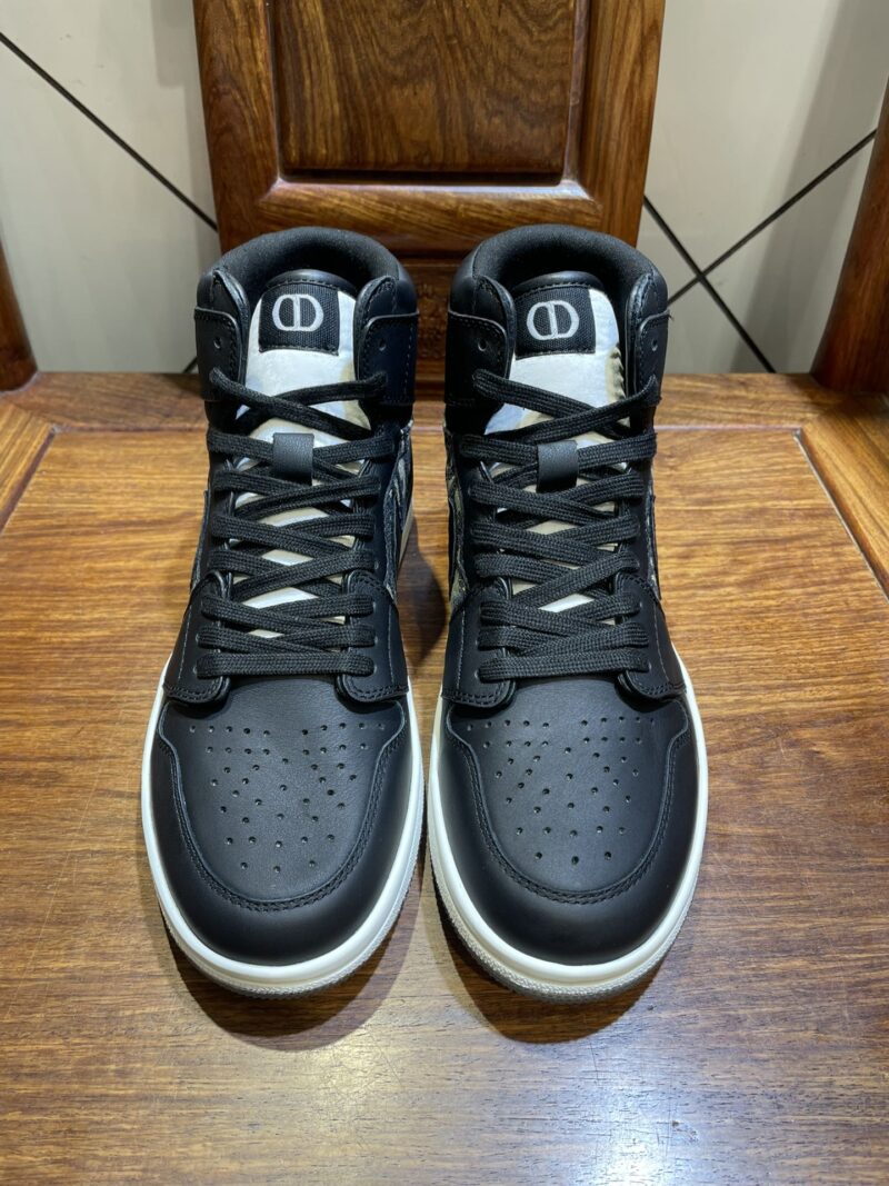 tenis Air Jordan 1 High de Jordan x Dior - Imagen 3