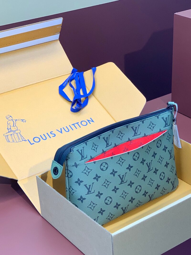 Cartera de mano Pochette Voyage Souple Louis Vuitton - Imagen 2