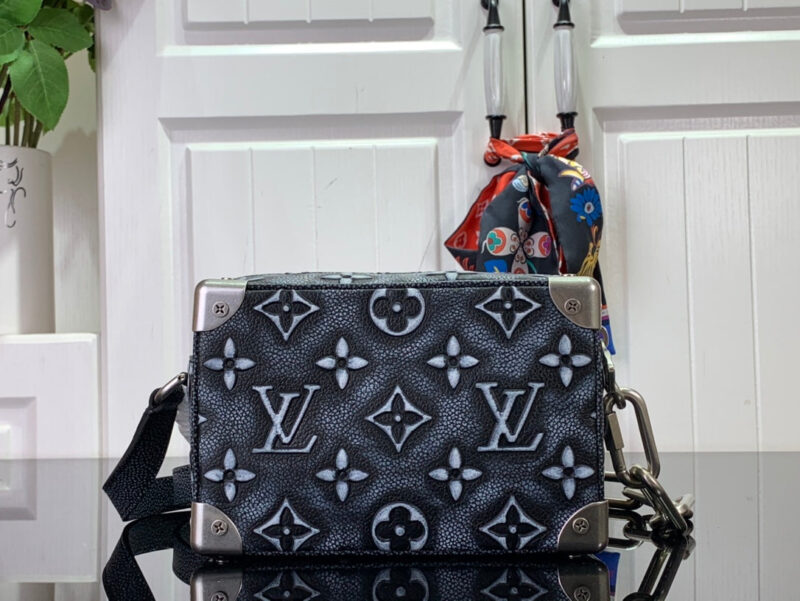 Bolso Mini Soft Trunk LOUIS VUITTON - Imagen 3