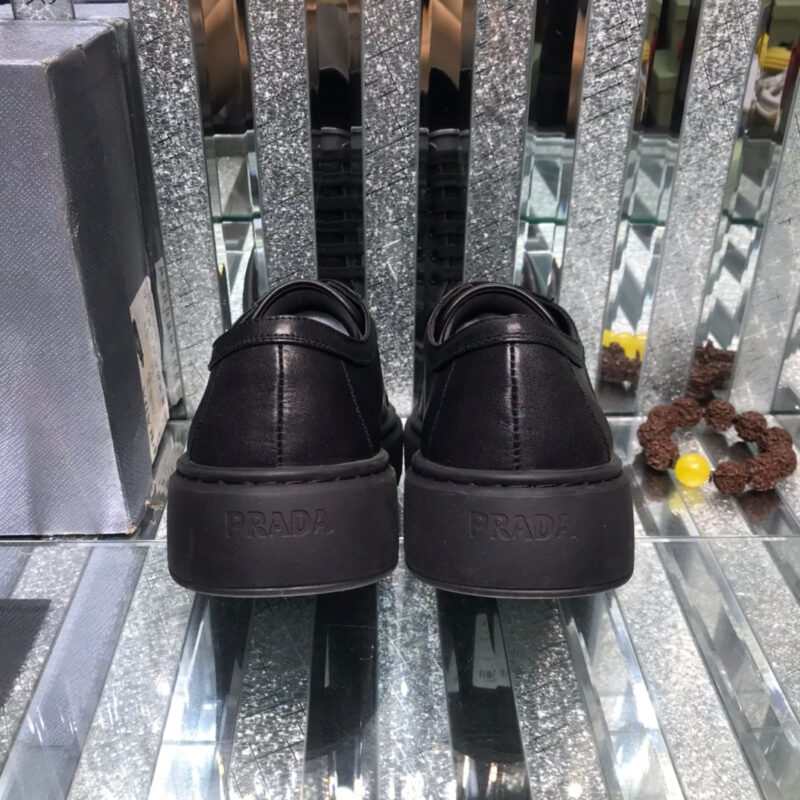 Zapatillas de piel suave PRADA - Imagen 6