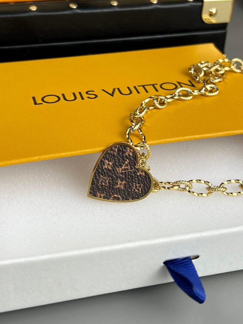 Collar LV Heart Louis Vuitton - Imagen 5