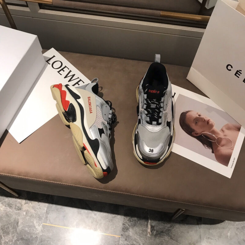 Zapatilla Triple S BALENCIAGA