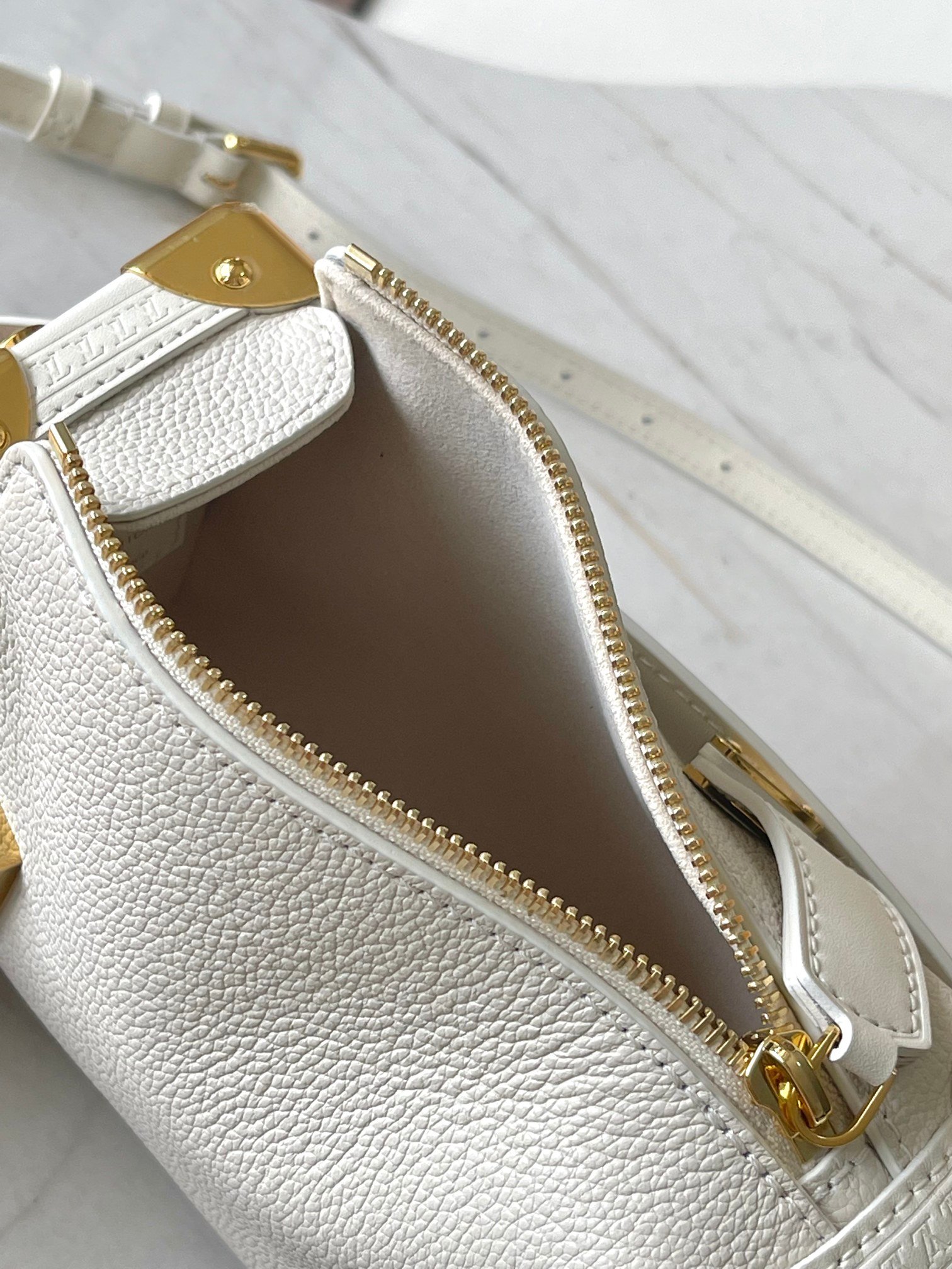 Bolso Side Trunk PM Louis Vuitton - Imagen 8