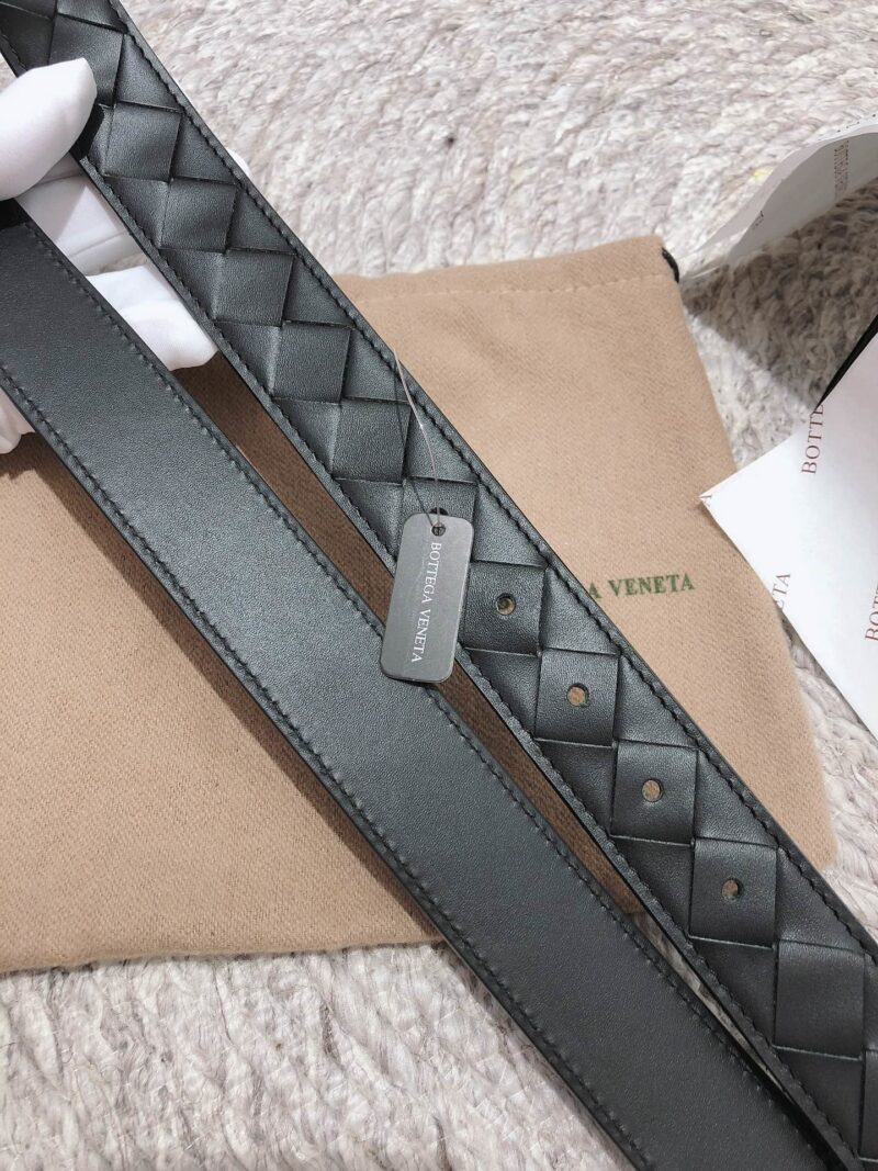 Cinturón con hebilla triangular BOTTEGA VENETA - Imagen 4