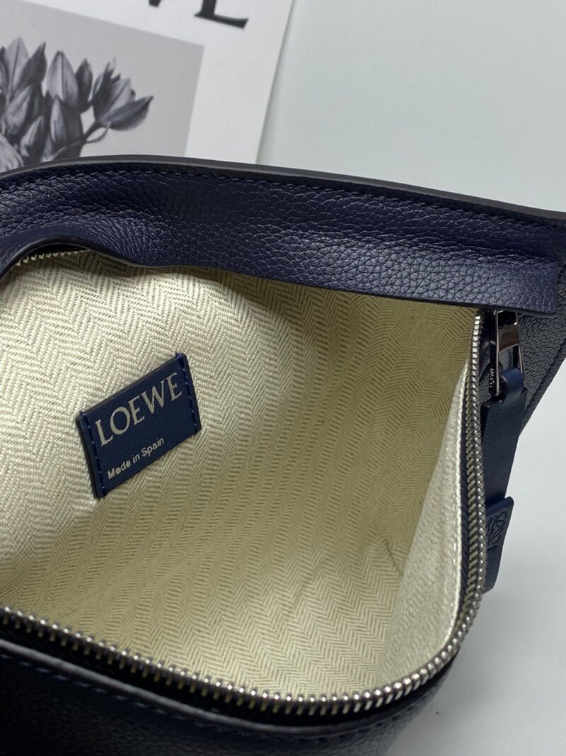 Bolso T Pouch LOEWE - Image 9