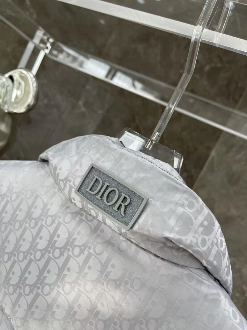 Chaleco Plumas Dior - Image 7