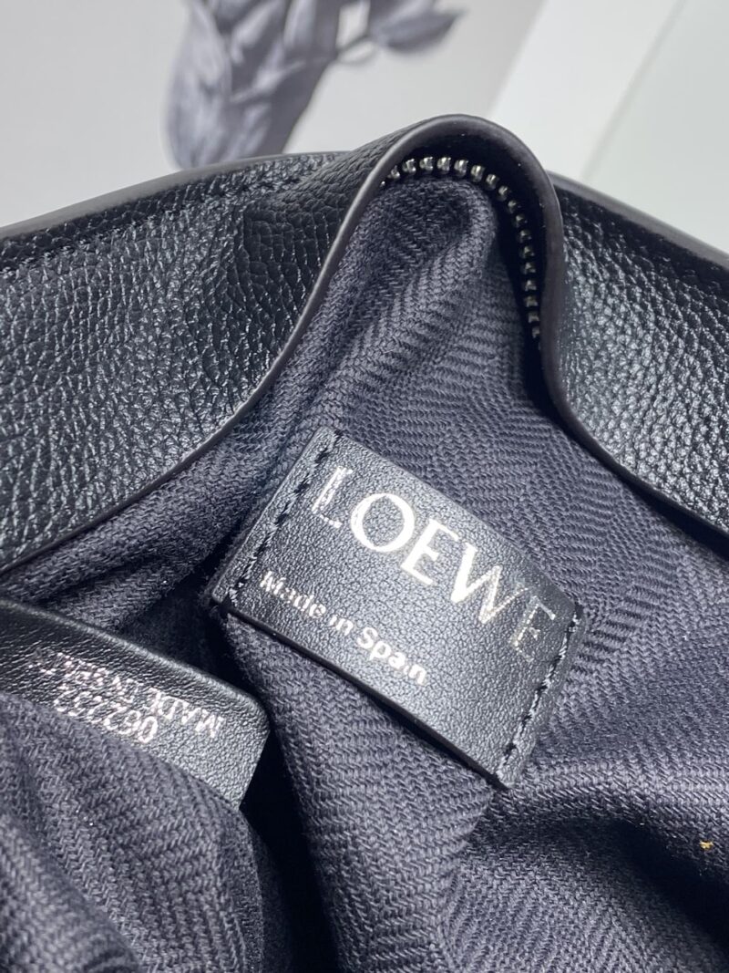 Bolso T Pouch LOEWE - Image 9