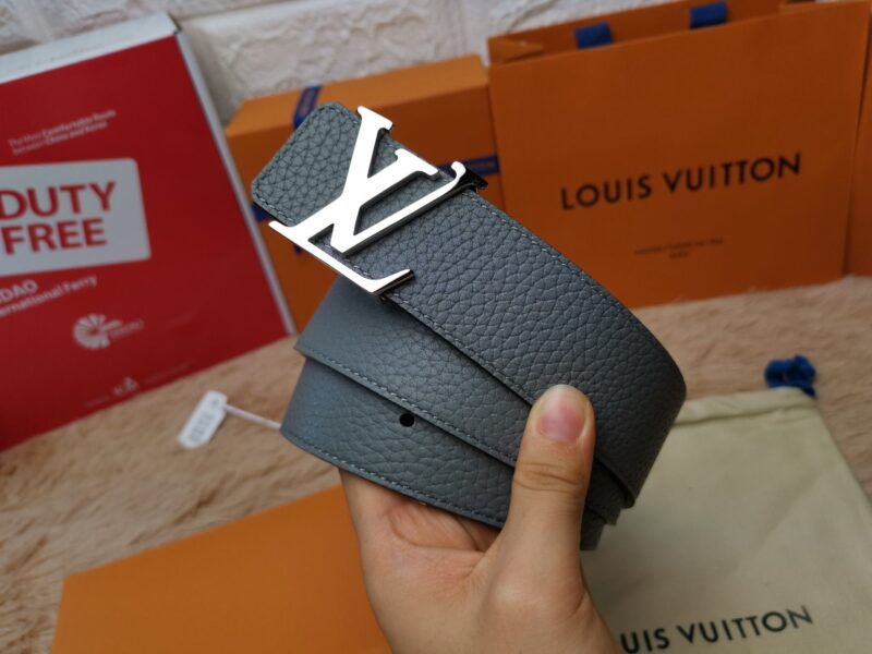 CINTURÓN LV INITIALS 40MM REVERSIBLE TAURILLON LOUIS VUITTON - Imagen 5