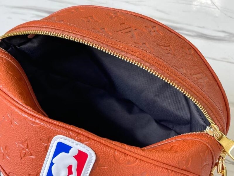 BOLSA BALL LVXNBA IN BASKET Louis Vuitton - Image 8