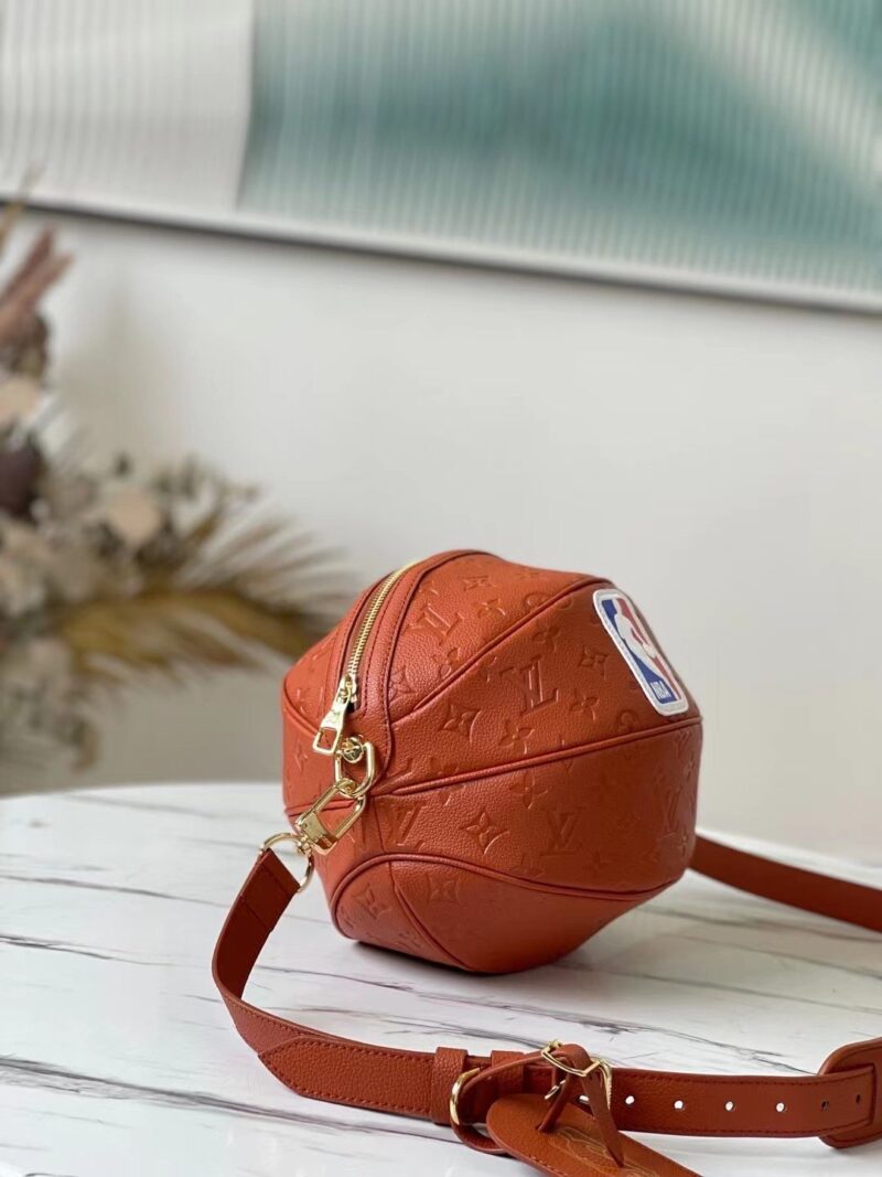 BOLSA BALL LVXNBA IN BASKET Louis Vuitton - Image 3