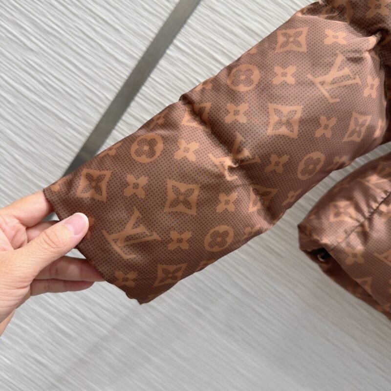 Cazadora de plumas Monogram LOUIS VUITTON - Imagen 6