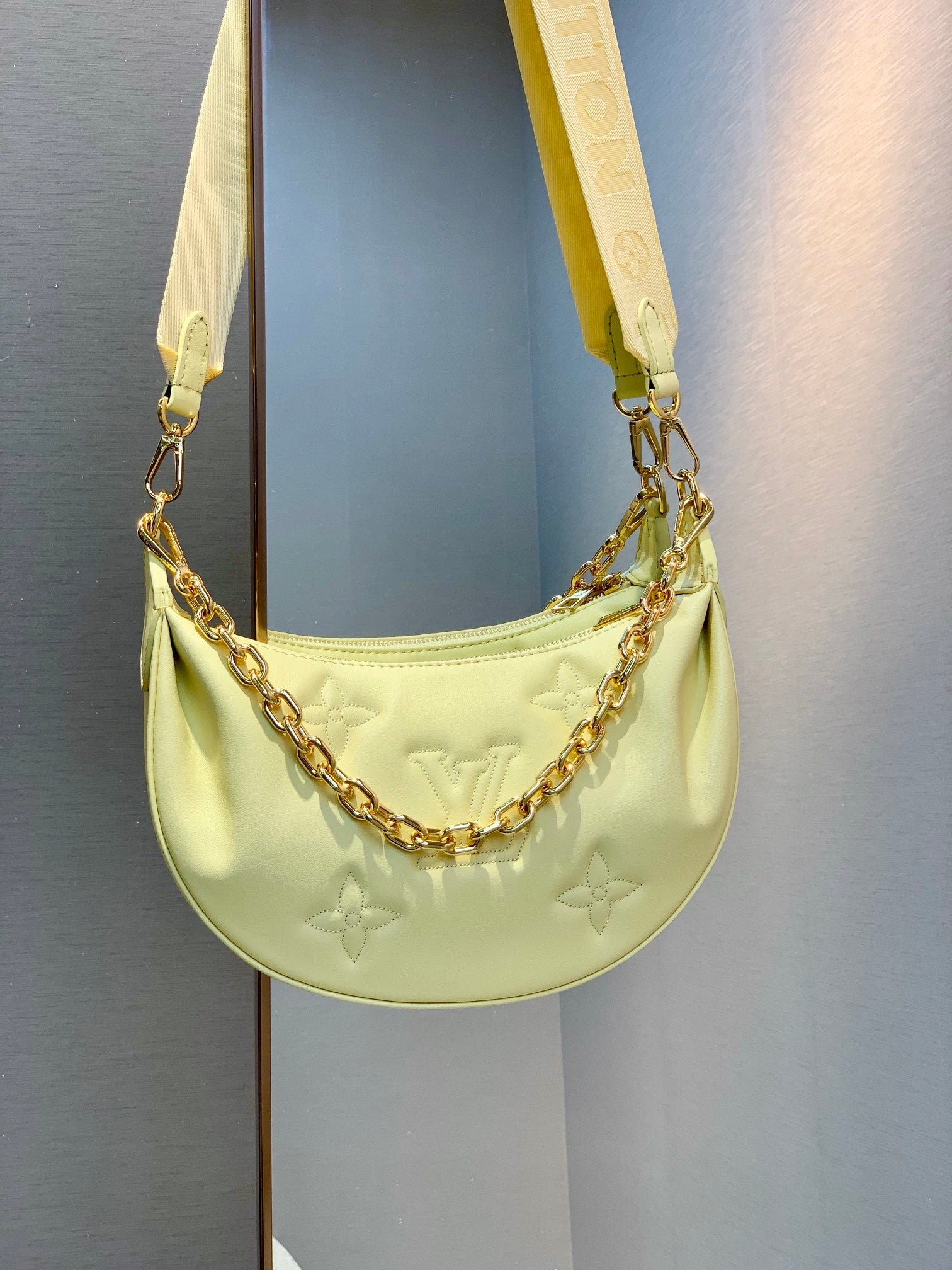 Bolso Over The Moon Louis Vuitton
