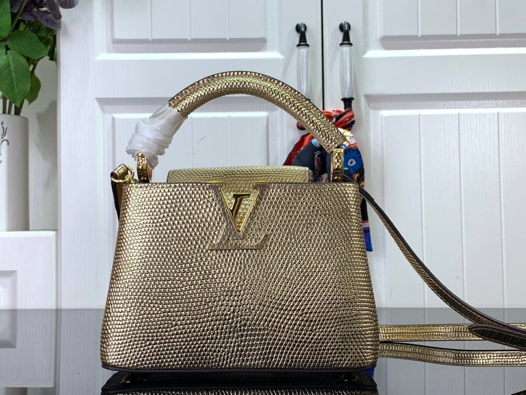 Bolso Pequeño Capucines LOUIS VUITTON