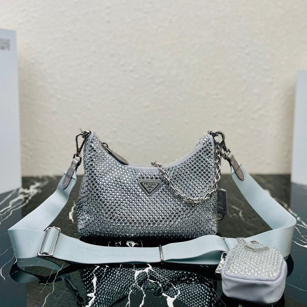 Bolso Prada Re-Edition 2005 con cristales