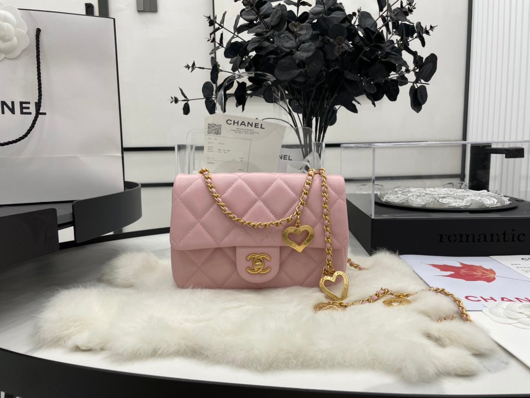 Bolso mini con solapa Chanel