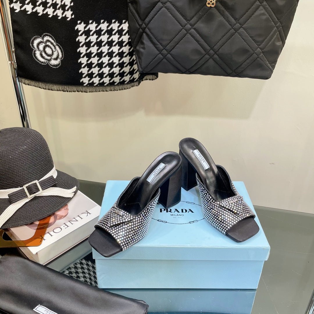 Sandalias de satén con plataforma y cristales PRADA