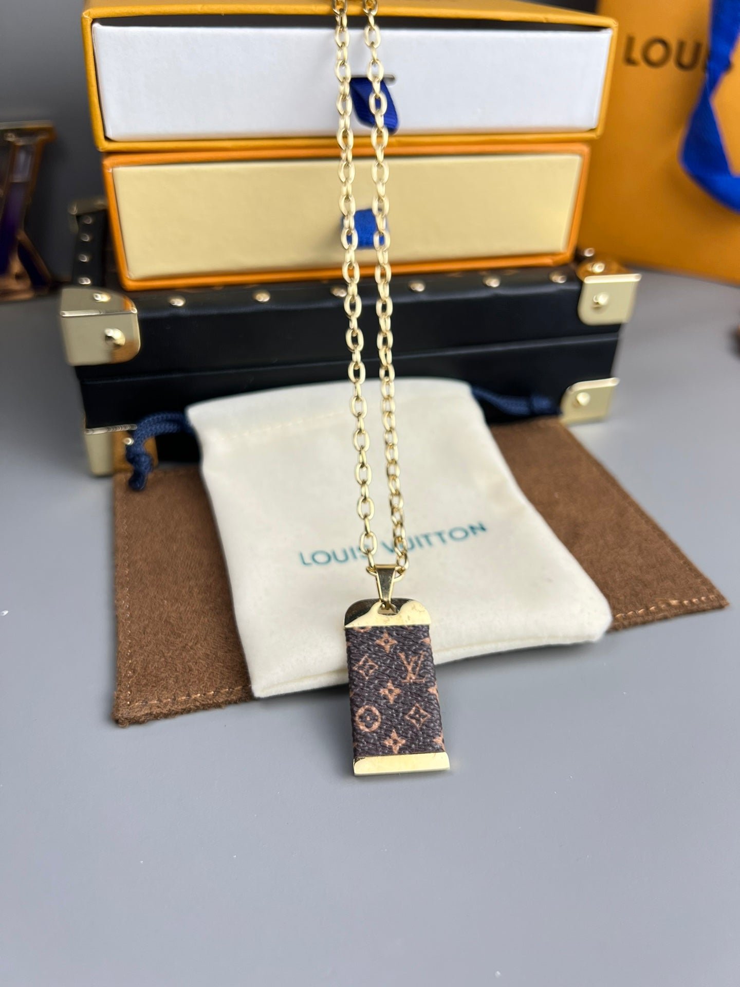 Collar LV Eraser Louis Vuitton