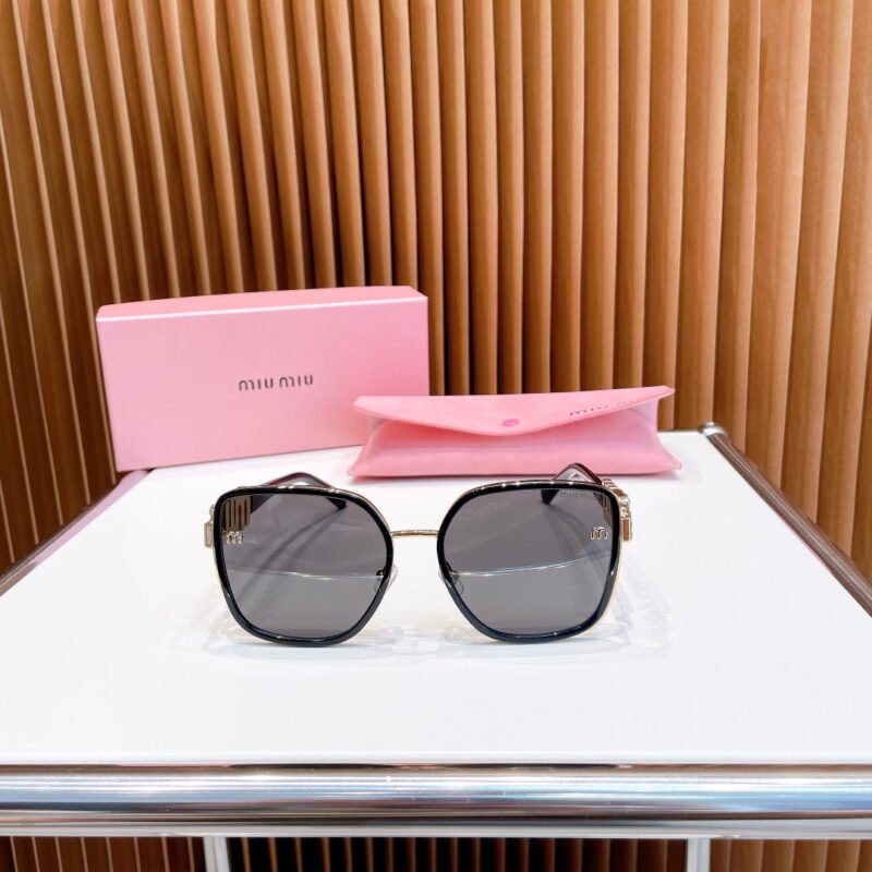 Gafas de sol cuadradas MIU MIU
