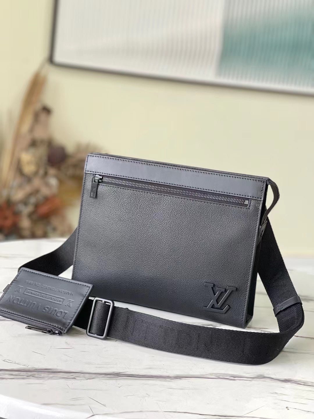 BOLSO MESSENGER VOYAGE Louis Vuitton