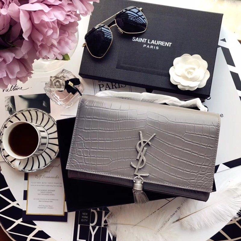 CARTERA KATE CON CADENA Y BORLA YSL