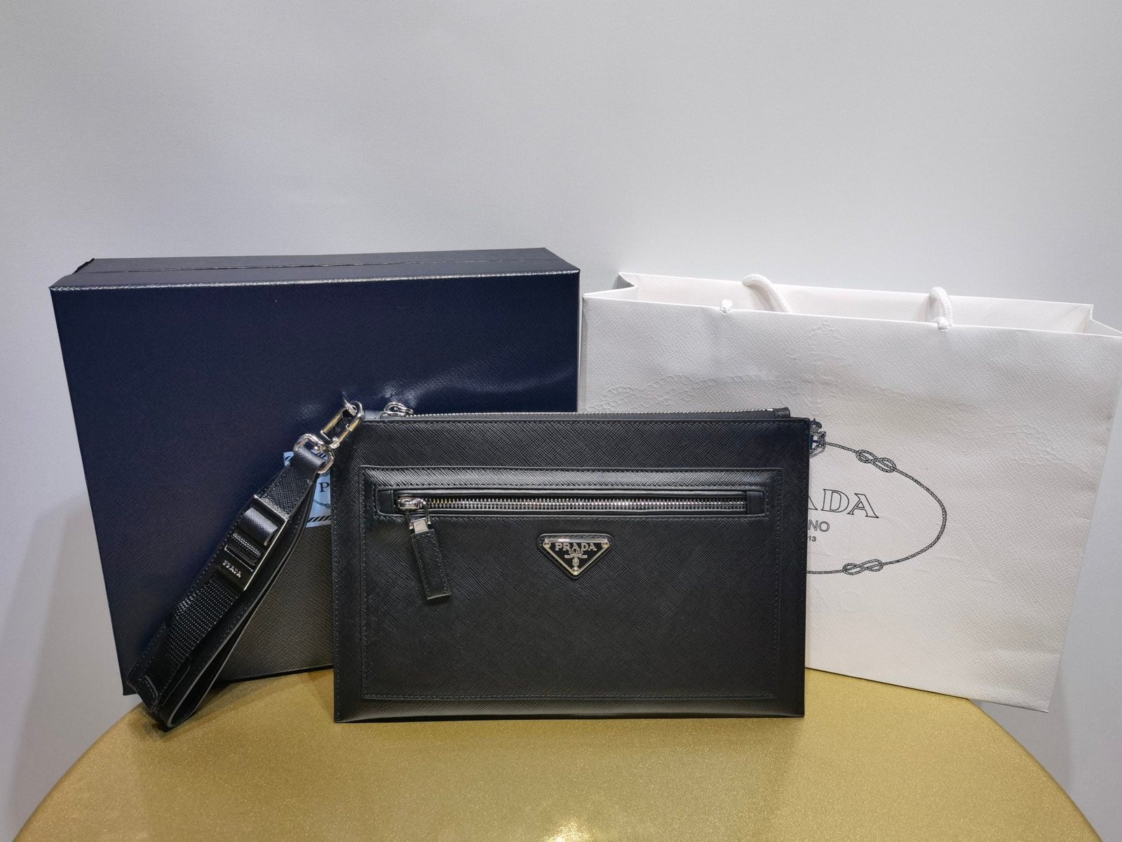 Bolso de hombre de piel Saffiano PRADA