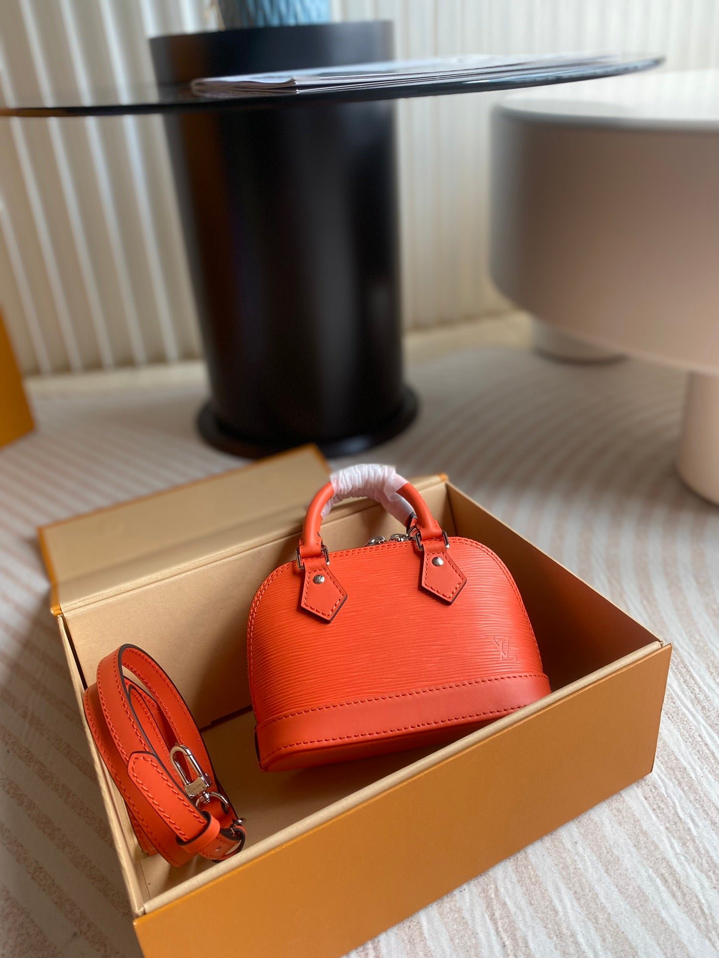 Bolso Nano Alma Louis Vuitton