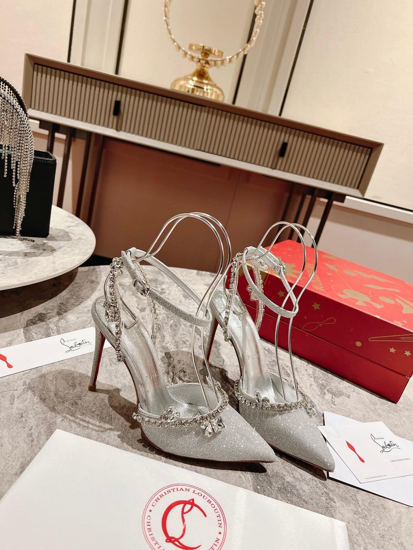 May Kate CHRISTIAN LOUBOUTIN