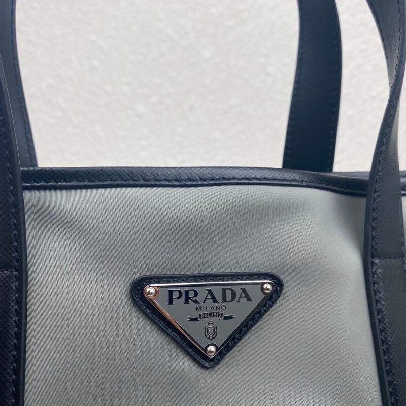 Bolso de Re-Nylon y piel Saffiano Prada - Imagen 7